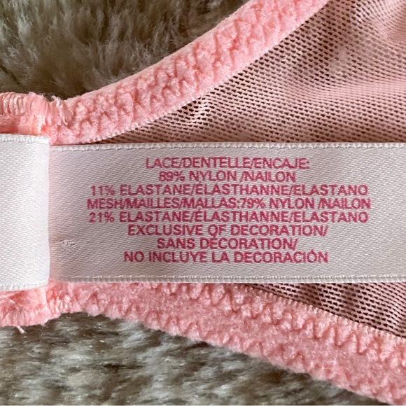 Victoria's Secret Body by Victoria Lightly Lined Lace Demi Bra Size 32B - Picture 5 of 6